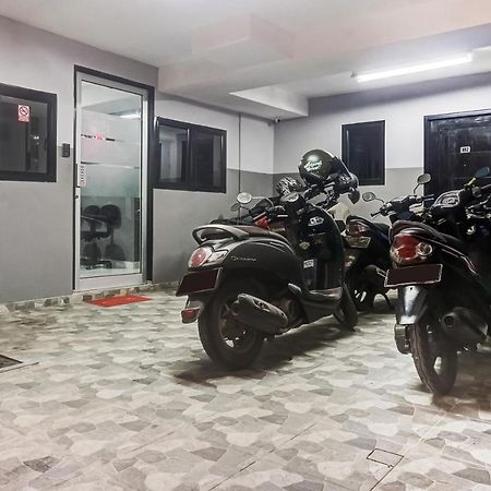 جاكرتا Collection O 91131 New V1 Hotel المظهر الخارجي الصورة