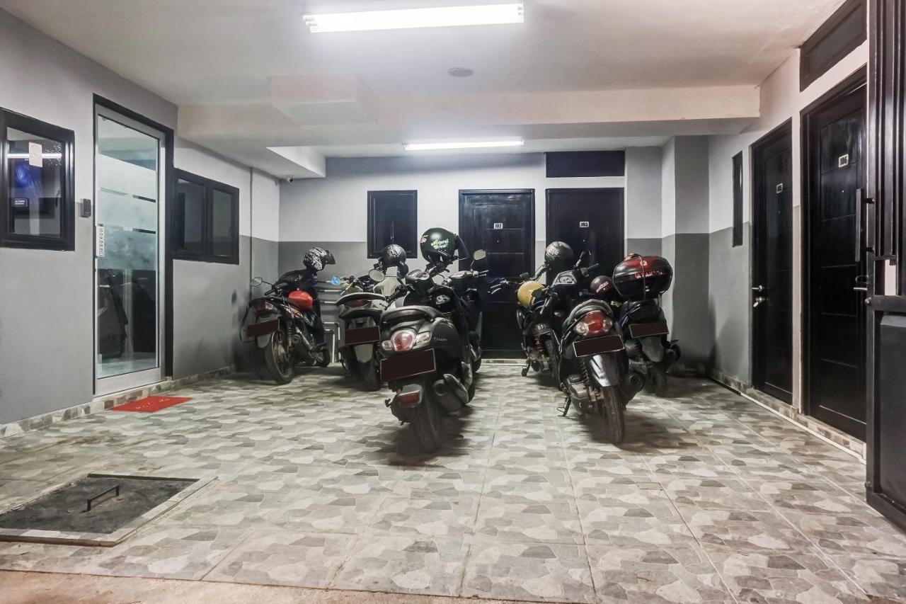 جاكرتا Collection O 91131 New V1 Hotel المظهر الخارجي الصورة