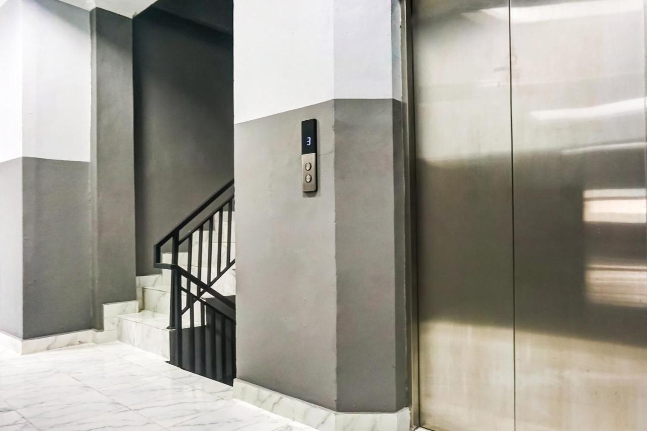 جاكرتا Collection O 91131 New V1 Hotel المظهر الخارجي الصورة